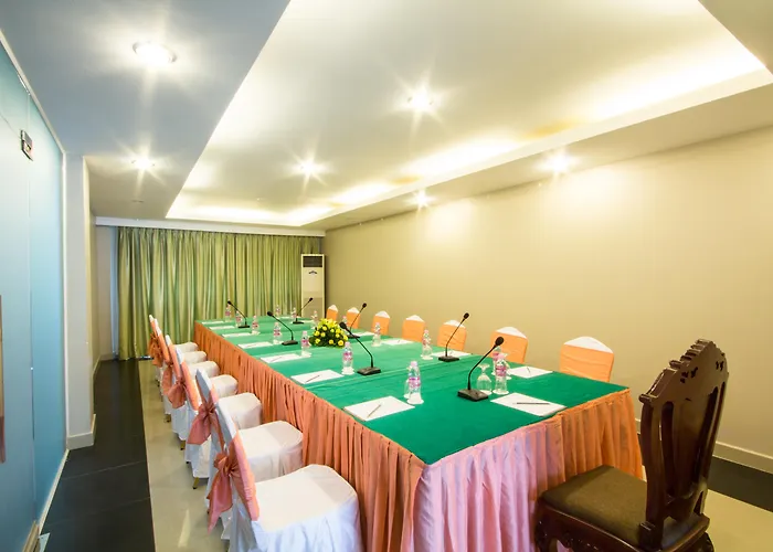 Royal Empire Hotel 4*