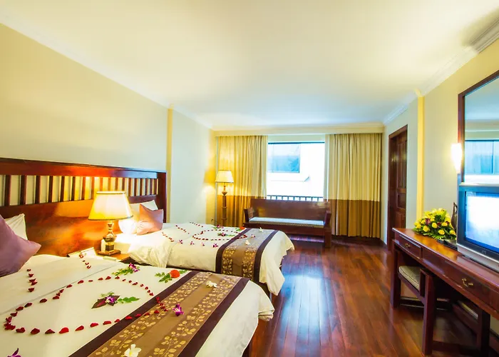 Royal Empire Hotel