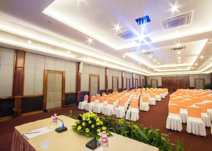 Royal Empire Hotel 4*
